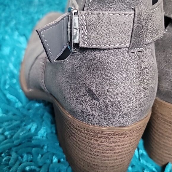 2/$20 Qupid Boots - Picture 7 of 9